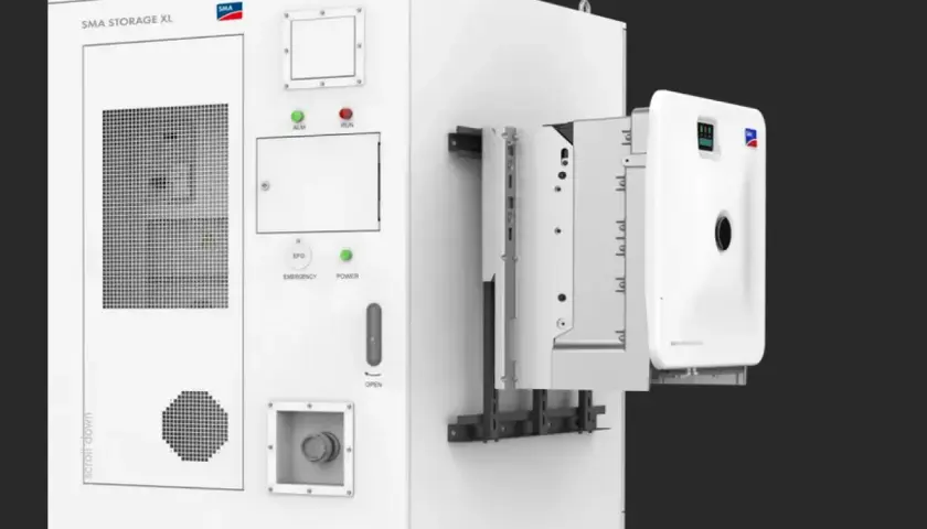 Biała jednostka SMA STORAGE XL z przyciskiem EPO. Kto używa epo? Systemy magazynowania energii, instalatorzy i serwisanci.