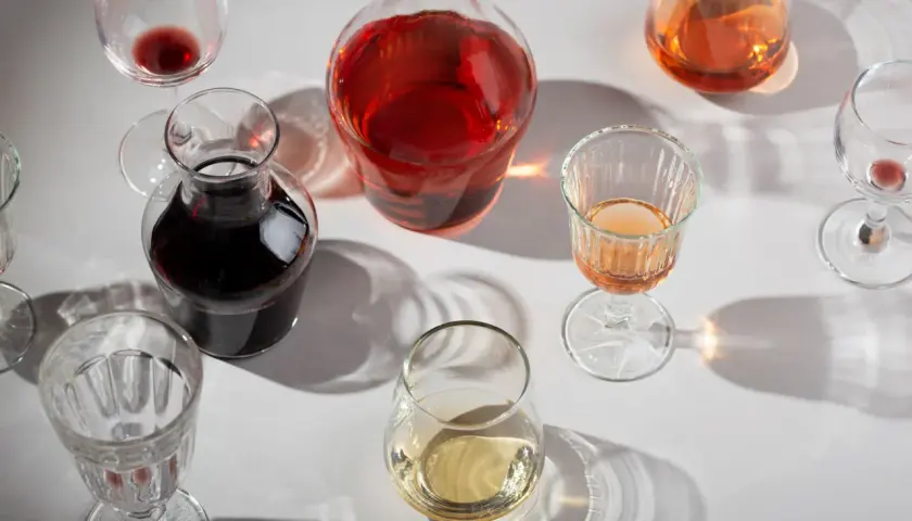 Butelka wina ile to piw? Zaskakujące porównanie alkoholu