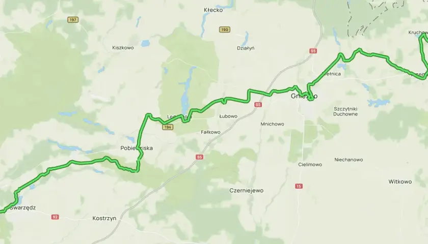 Trasa rowerowa Piastowski Trakt Rowerowy prowadzi przez malownicze tereny Wielkopolski, mijając Gniezno, Swarzędz i inne miejscowości.