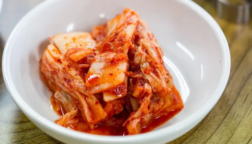 Jak przygotować kimchi - prosta receptura na idealne fermentowane danie