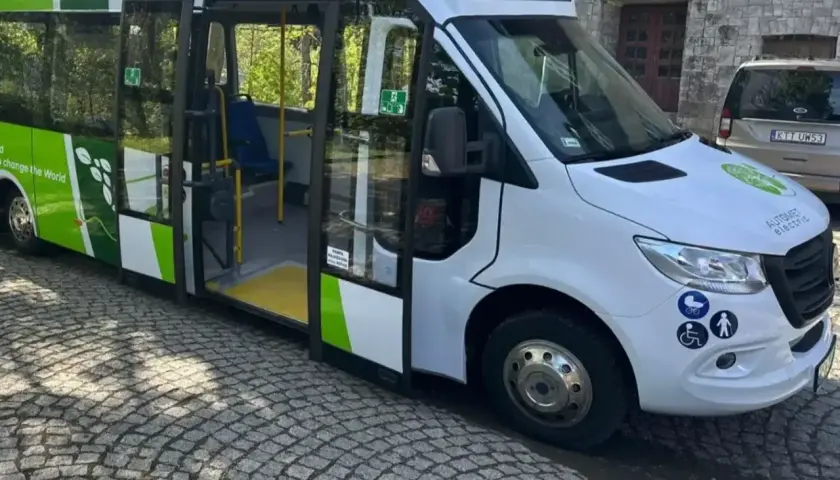 Nowy, elektryczny bus Automet ułatwia morskie oko transport. Przyjazny dla środowiska i dostępny dla wszystkich.