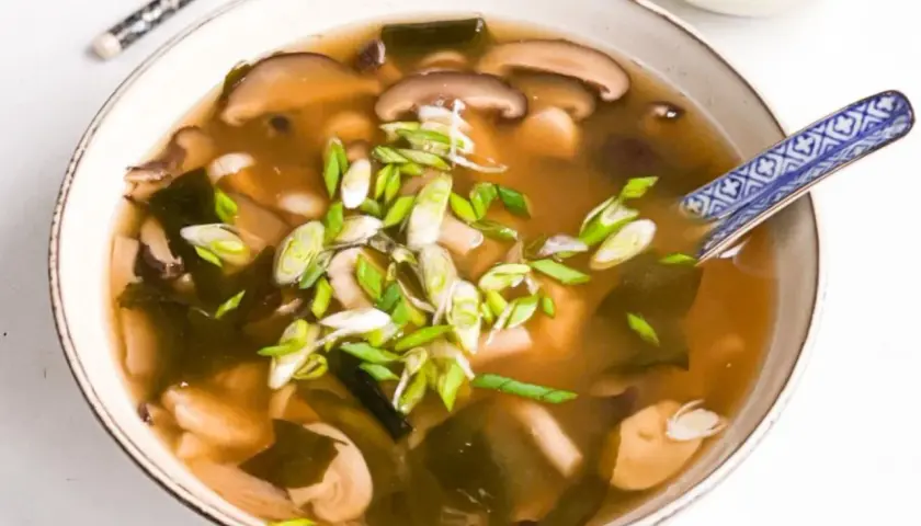Zupa Miso: Co to? Sekret umami, zdrowia i prosty przepis!