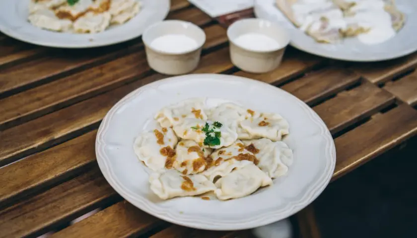 Gdzie zjeść w Kudowie-Zdroju? Odkryj najlepsze restauracje i dania