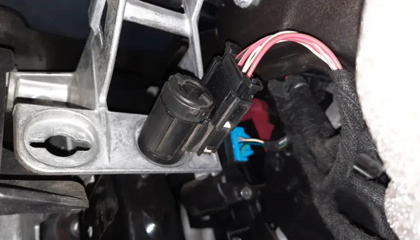 Wszystkie objawy uszkodzonego czujnika położenia sprzęgła w Audi A4 B6