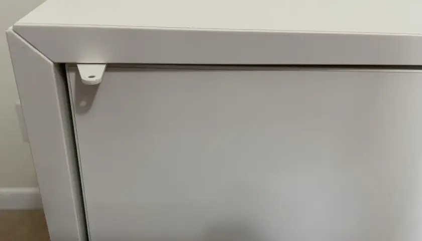 Zapomniałeś kodu do szafki IKEA? Otwórz ją i zresetuj!