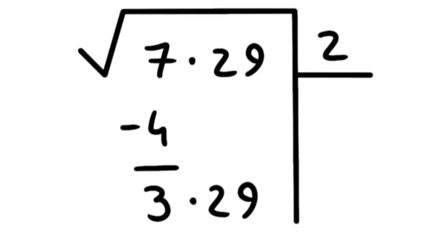 La formula radice quadrata mostra un calcolo complesso con numeri e operazioni.