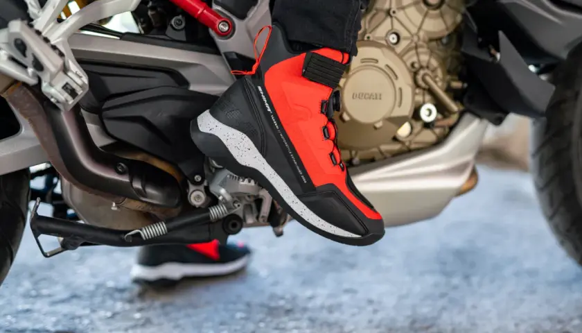Jakie buty motocyklowe na lato zapewnią komfort i ochronę?