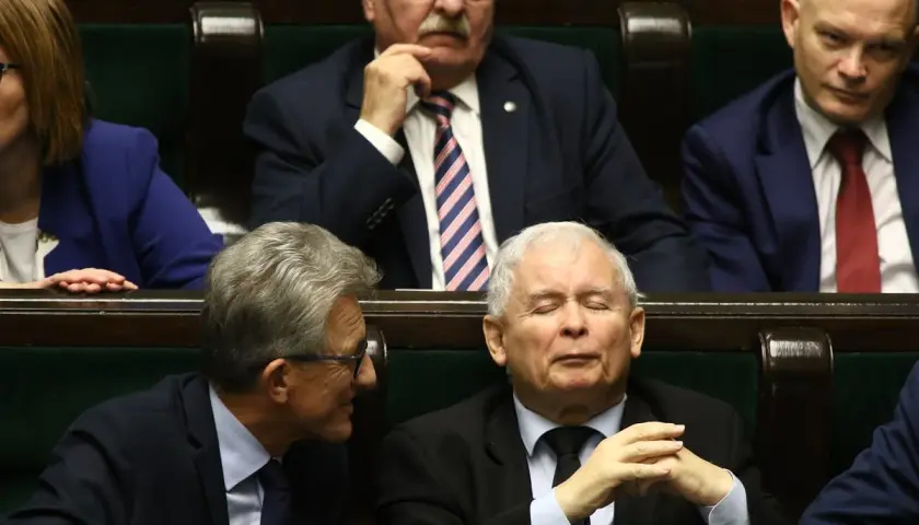 Kto z PZPR w PiS? Lista nazwisk i paradoks dekomunizacji