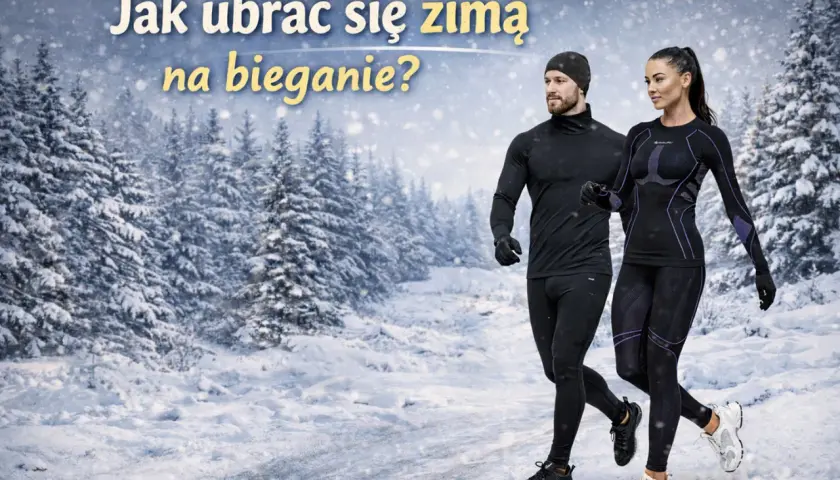 Para biegnie przez zaśnieżony las. Dowiedz się, w czym biegać zimą, by czuć się komfortowo.