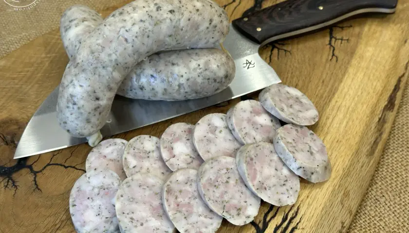 Biała kiełbasa drobiowa: jak zrobić, wybrać i przygotować idealną?