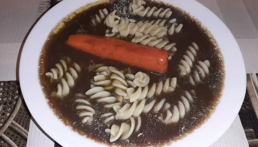 Gdzie zjeść czerninę w Poznaniu? Odkryj najlepsze miejsca na danie