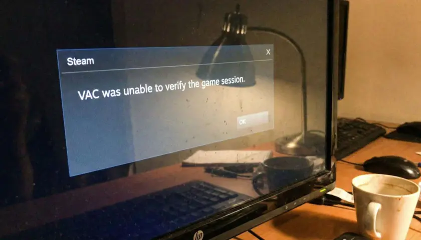 Komunikat na ekranie komputera: "Steam. VAC was unable to verify the game session.