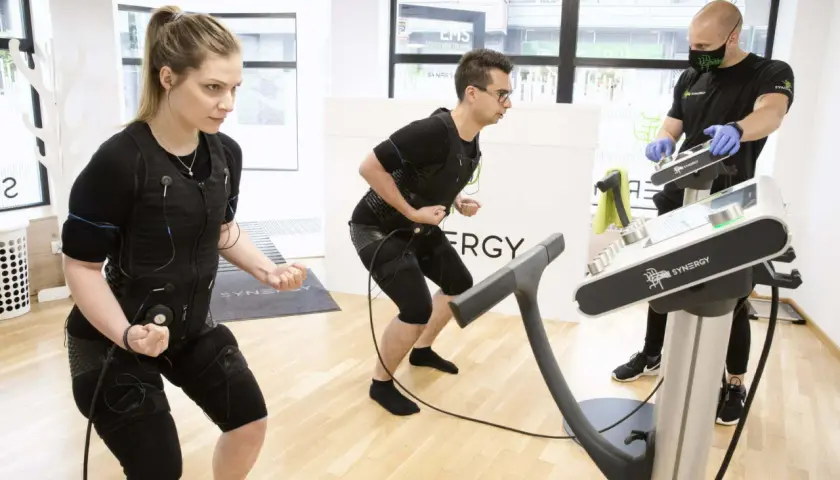 Trening EMS: Czy 20 minut wystarczy na efekty? Przewodnik.