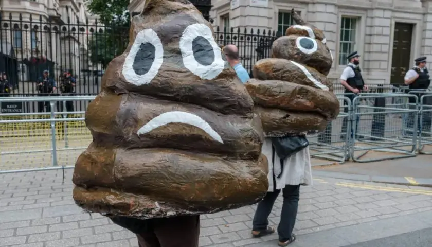 Co oznacza sen o kupie ludzkiej? Zrozum swoje emocje i konflikty
