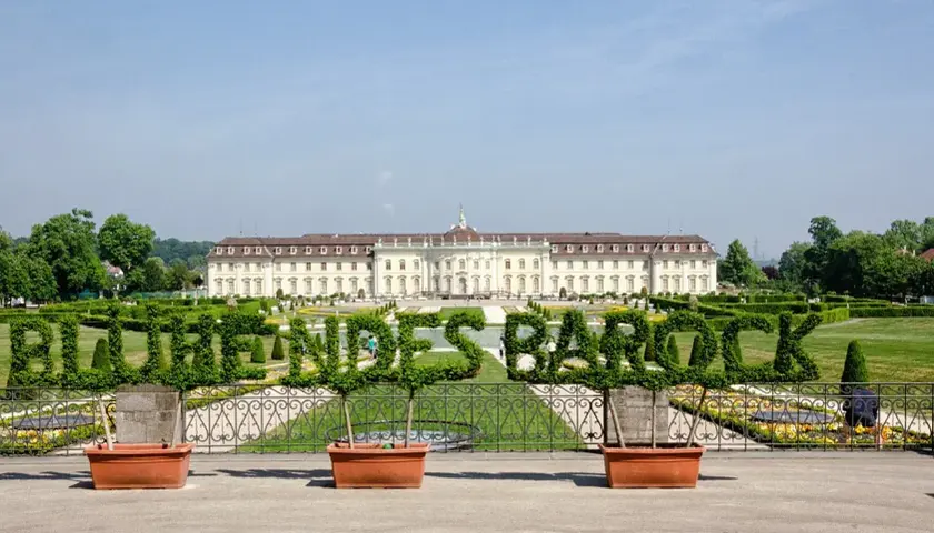 Blühendes Barock Ludwigsburg: Das prächtige Barockschloss Ludwigsburg mit seinen kunstvoll gestalteten Gartenanlagen.