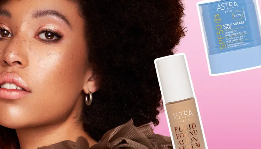 Modella con pelle luminosa e prodotti Astra: fondotinta e stick solare. Si può mettere il fondotinta sopra la crema solare per una protezione completa.