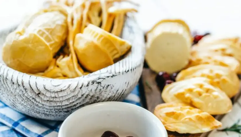 Ile kcal ma oscypek z grilla? Sprawdź, co musisz wiedzieć o kaloriach