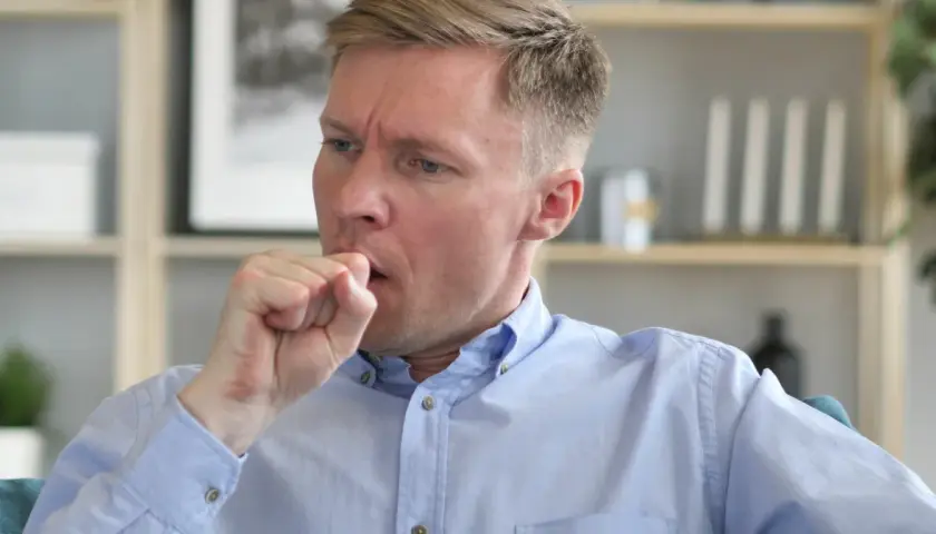 Czy można ćwiczyć z kaszlem? Poznaj ryzyko i bezpieczne opcje