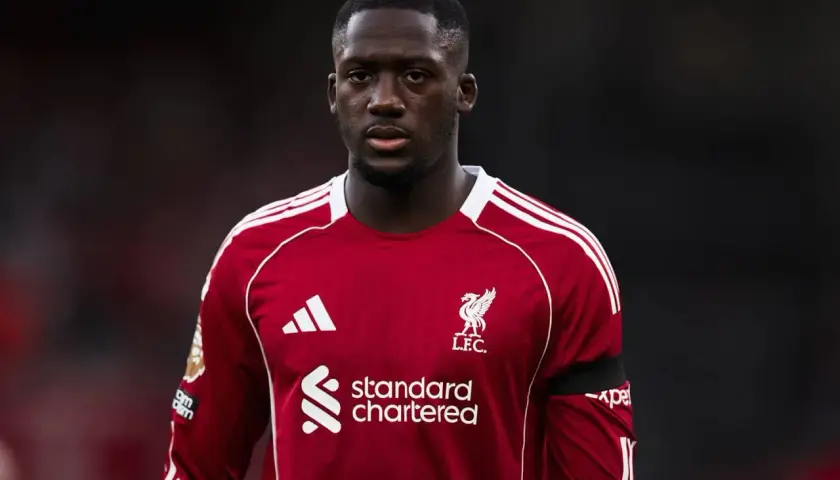 Fußballspieler Ibrahima Konaté im roten Liverpool-Trikot.