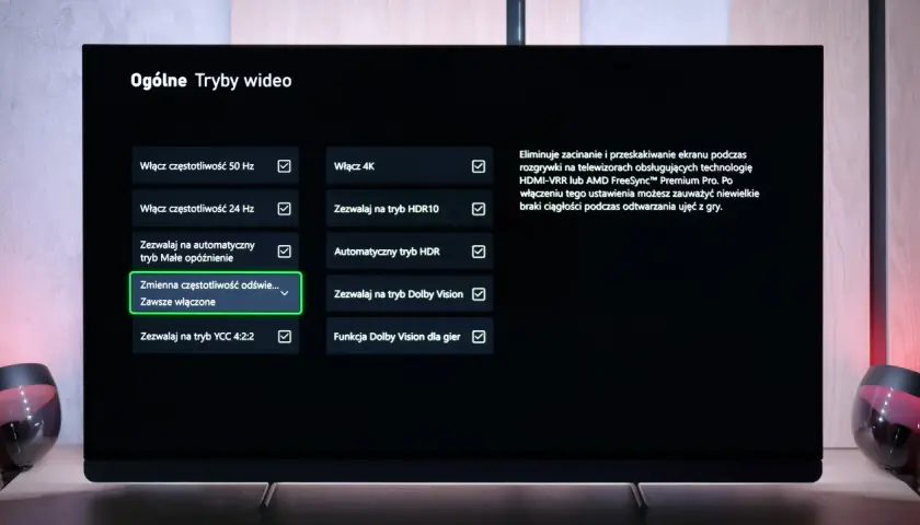Ustawienia trybów wideo na telewizorze Samsung S90D: zmienna częstotliwość odświeżania, 4K, HDR i Dolby Vision dla płynnej gry.