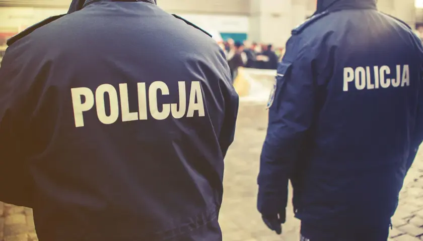 Policja w Twoim mieszkaniu: Kiedy może wejść i jakie masz prawa?