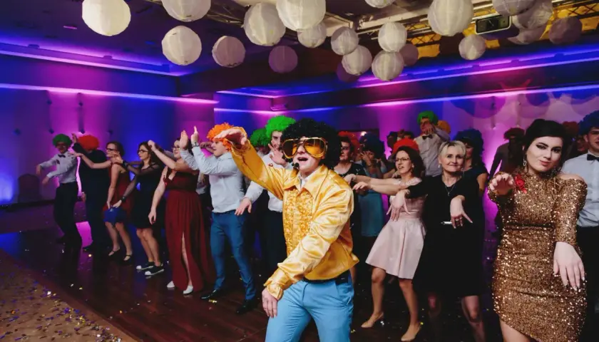 Ile bierze DJ za imprezę? Zaskakujące koszty, które musisz znać