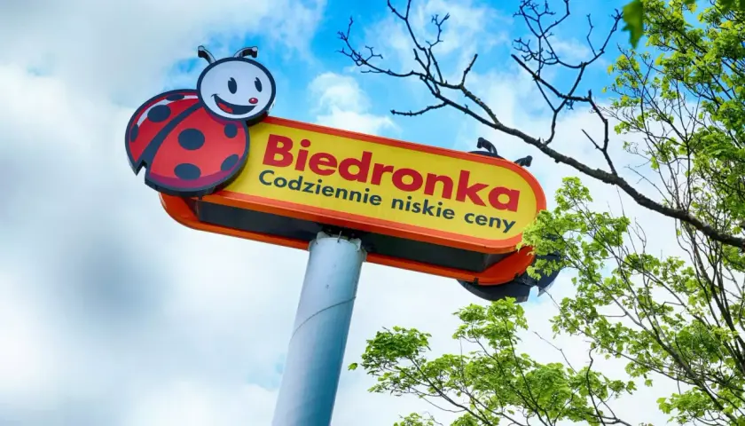 Czy w Jastrzębiej Górze jest Biedronka? Sprawdź lokalizację i więcej informacji