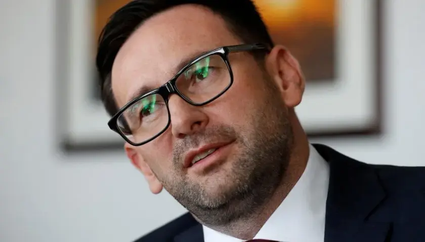 Kto jest właścicielem Orlenu? Kluczowe informacje o akcjonariuszach