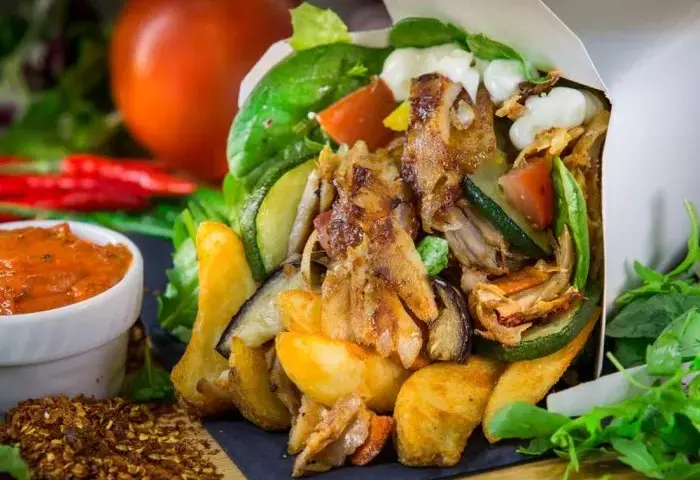 Kebab box: ile kcal? Sprawdź kaloryczność i składniki