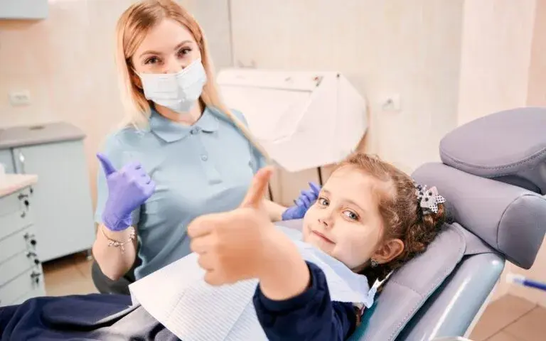Dziecko nie chce otworzyć ust u dentysty? Sprawdzone sposoby i narkoza
