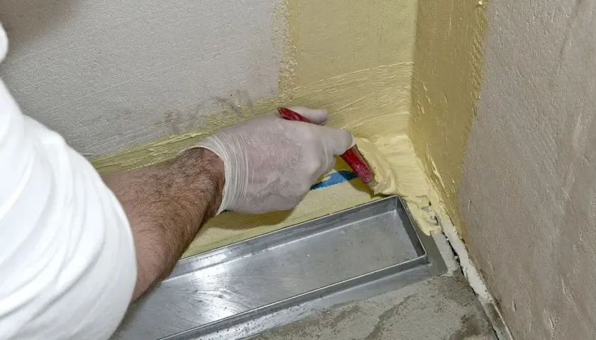 Jaką folię pod wylewkę wybrać, aby uniknąć problemów z wilgocią?