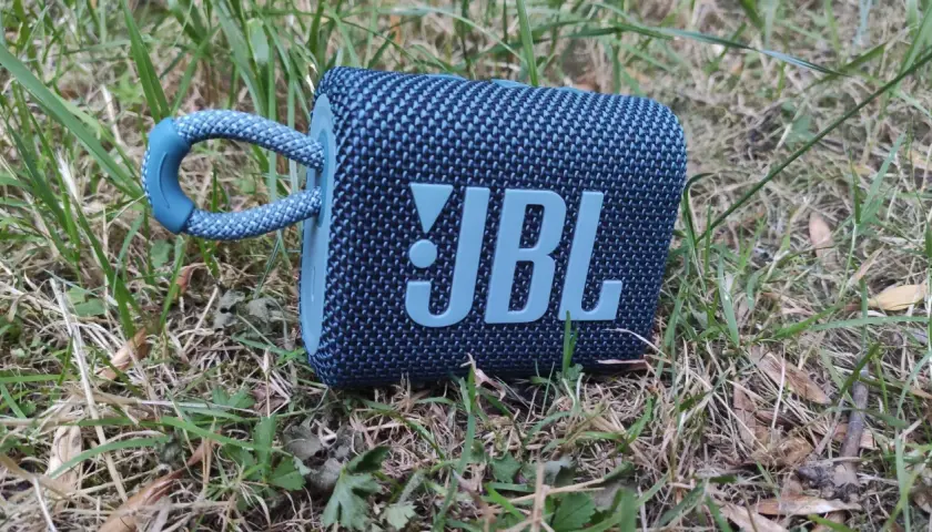 JBL GO 3 recenzja: Czy naprawdę warto go kupić? Odkryj plusy i minusy