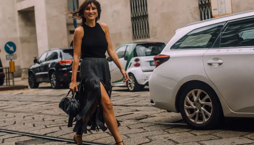 Falda de flecos Zara: Looks, modelos y cómo combinarla con estilo