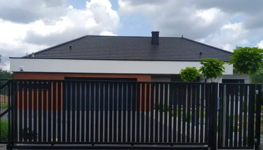 Ceny bram wjazdowych kutych: ile kosztuje elegancka ochrona