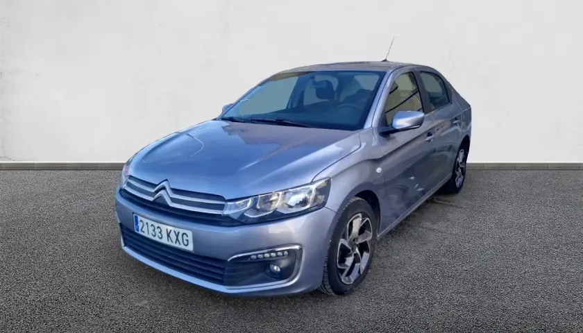 Citroën C-Elysée gris plata, un sedán elegante y funcional, listo para cualquier aventura.