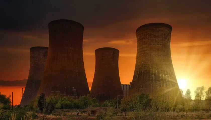 Energia jądrowa w Polsce: Kiedy ruszy atom? Plany i fakty