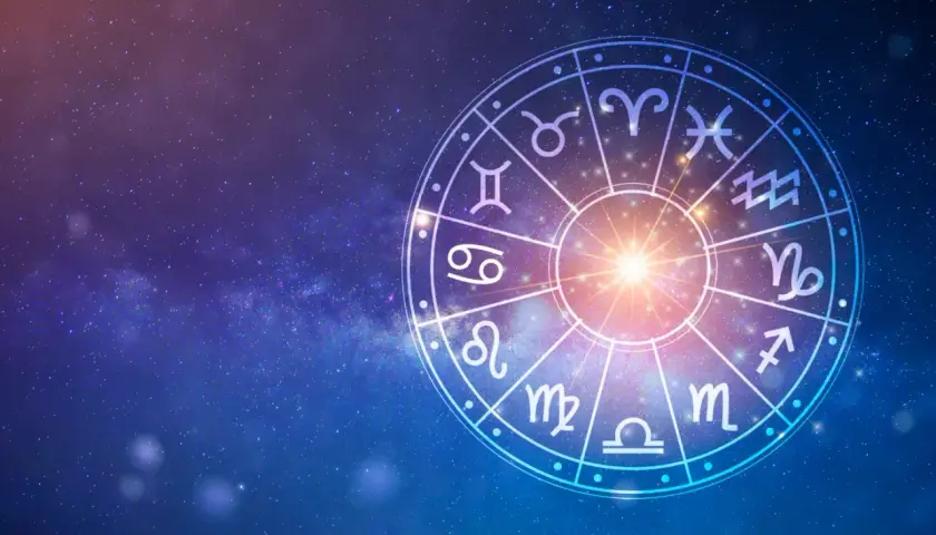 Koło zodiaku na tle gwieździstego nieba. Widoczny symbol Barana, gdzie Merkury w baranie może oznaczać impulsywne myśli.