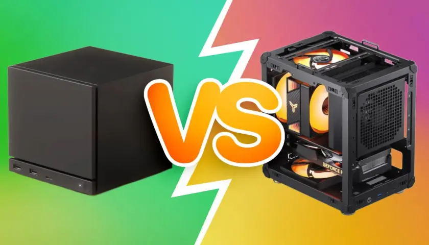 Schwarzes, kompaktes Gehäuse im Vergleich zu einem offenen Gaming-PC mit RGB-Lüftern, ideal für Steam-Spiele unter Windows 11.