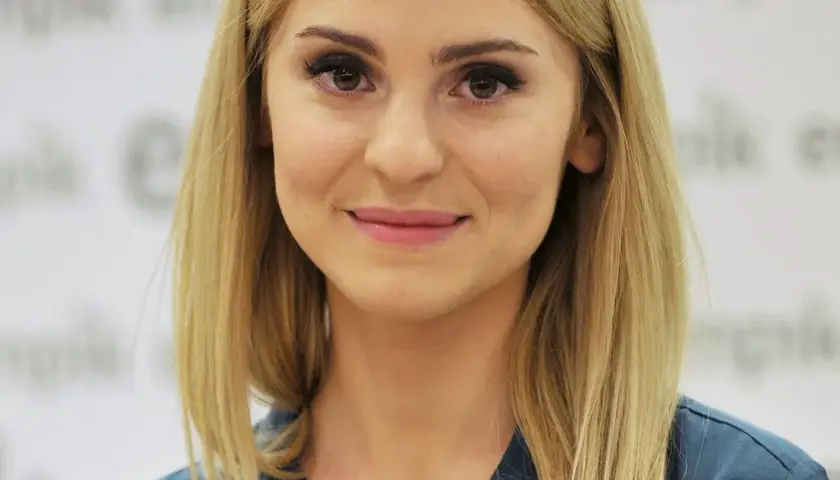 Gdzie pracuje Kasia Tusk? Odkryj jej fascynujące projekty zawodowe