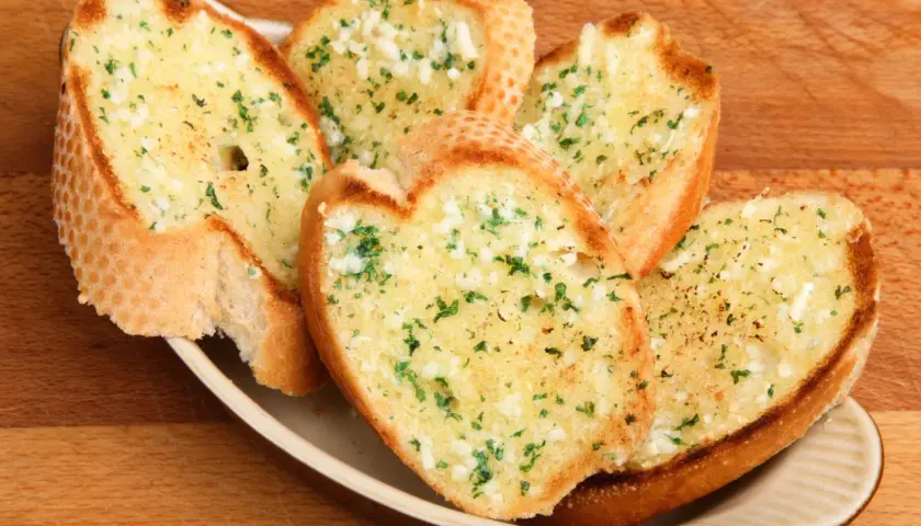 Jakie przyprawy do grzanek, które odmienią ich smak i aromat?