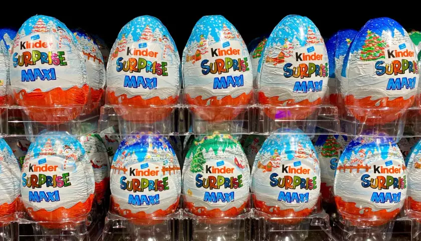 Dlaczego kinder niespodzianka jest zakazana w USA? Oto niebezpieczeństwa