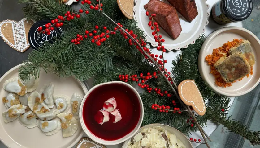 Świąteczna oferta cateringowa: pierogi, barszcz, ryba, mięso i kapusta z grzybami. Idealne dania na Wigilię.