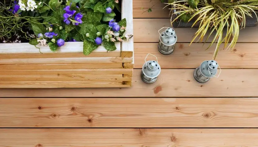 Najlepsze materiały na podłogę na balkon, które przetrwają każdą pogodę