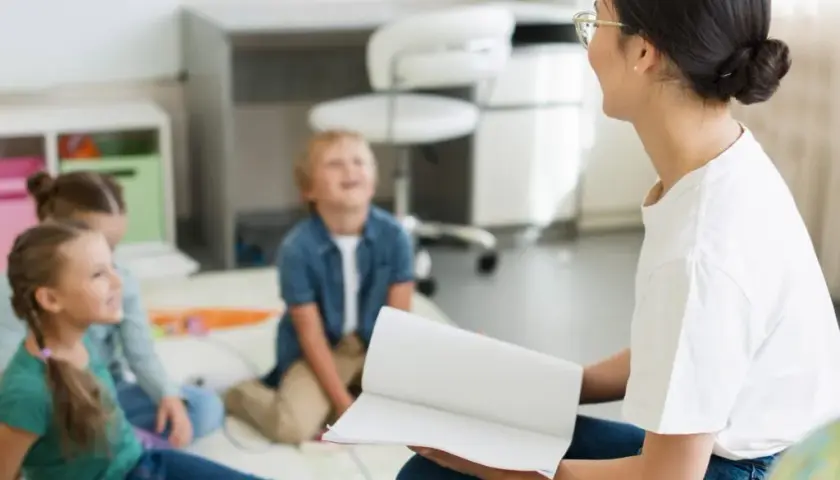 Procesy edukacyjne – co to jest i jak wpływają na uczniów?