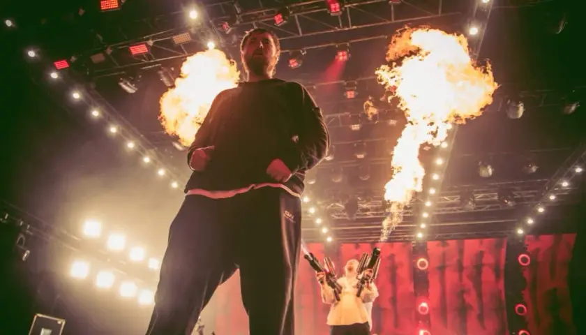 Ile trwa koncert Bedoesa? Poznaj sekrety długości występu
