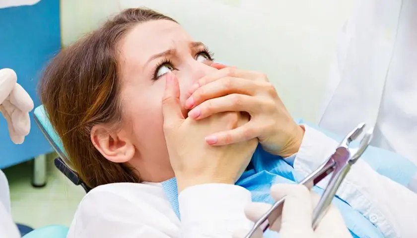 Dentofobia pod kontrolą: Jak nie bać się dentysty? Porady eksperta.