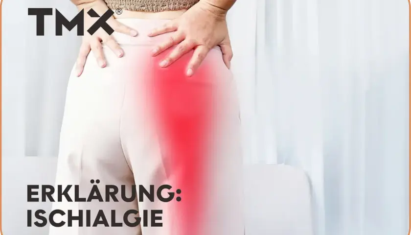 Frau hält sich den schmerzenden Hüftbereich, der rot markiert ist. Erklärend: Ischialgie. Was tun bei Ischias Schmerzen?