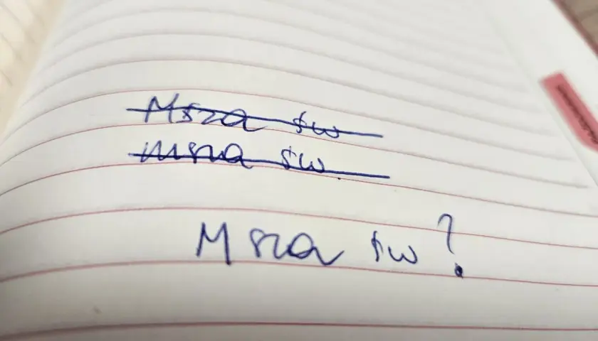 Napisane niebieskim długopisem na kartce w linie: "Msza św.", "Msza św." (przekreślone), "Msza św.?