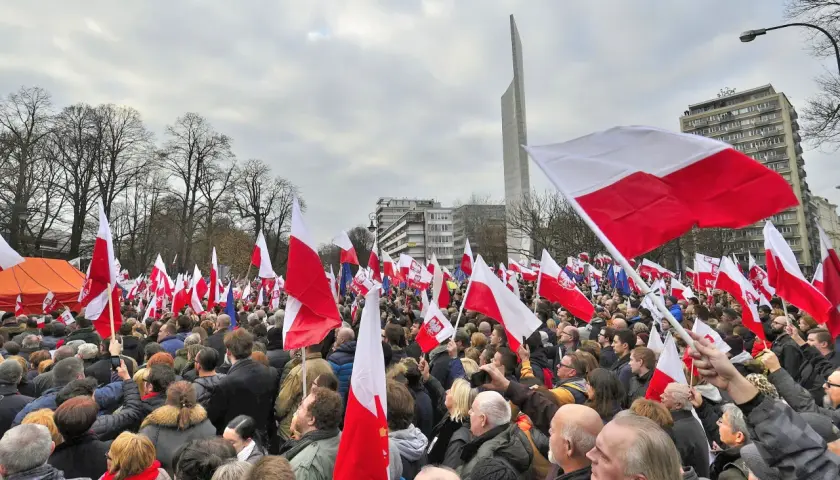 Demokracja to rządy hien nad osłami? Rozszyfruj cytat o Polsce.