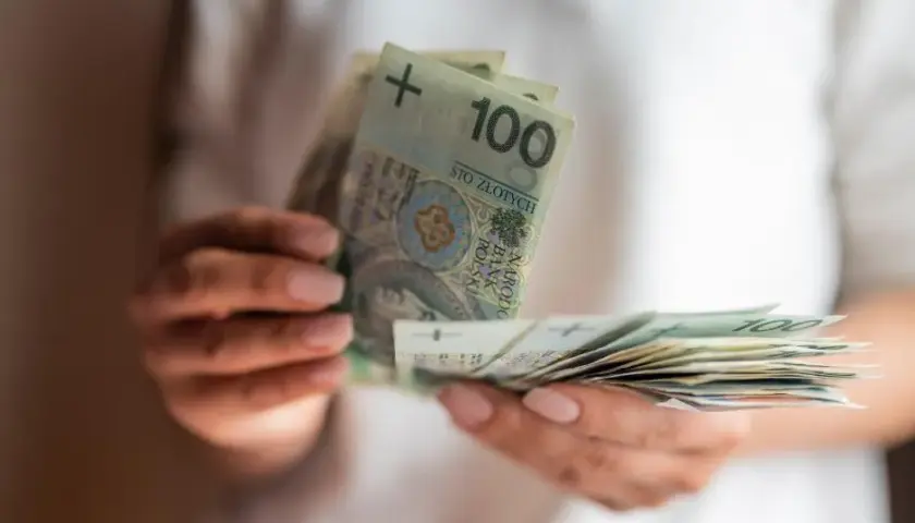 Zwrot nadpłaty z Enei - jakie kroki podjąć i jakie dokumenty są potrzebne